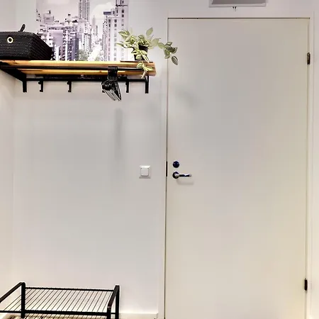 Spacious Haven Near Mall And Convention Center Huoneisto